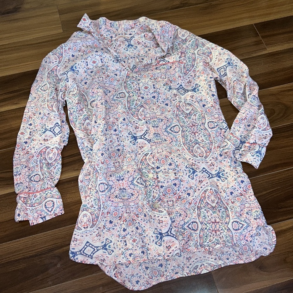 Medium Victoria’s Secret sleepshirt button down paisley nightgown sleep top